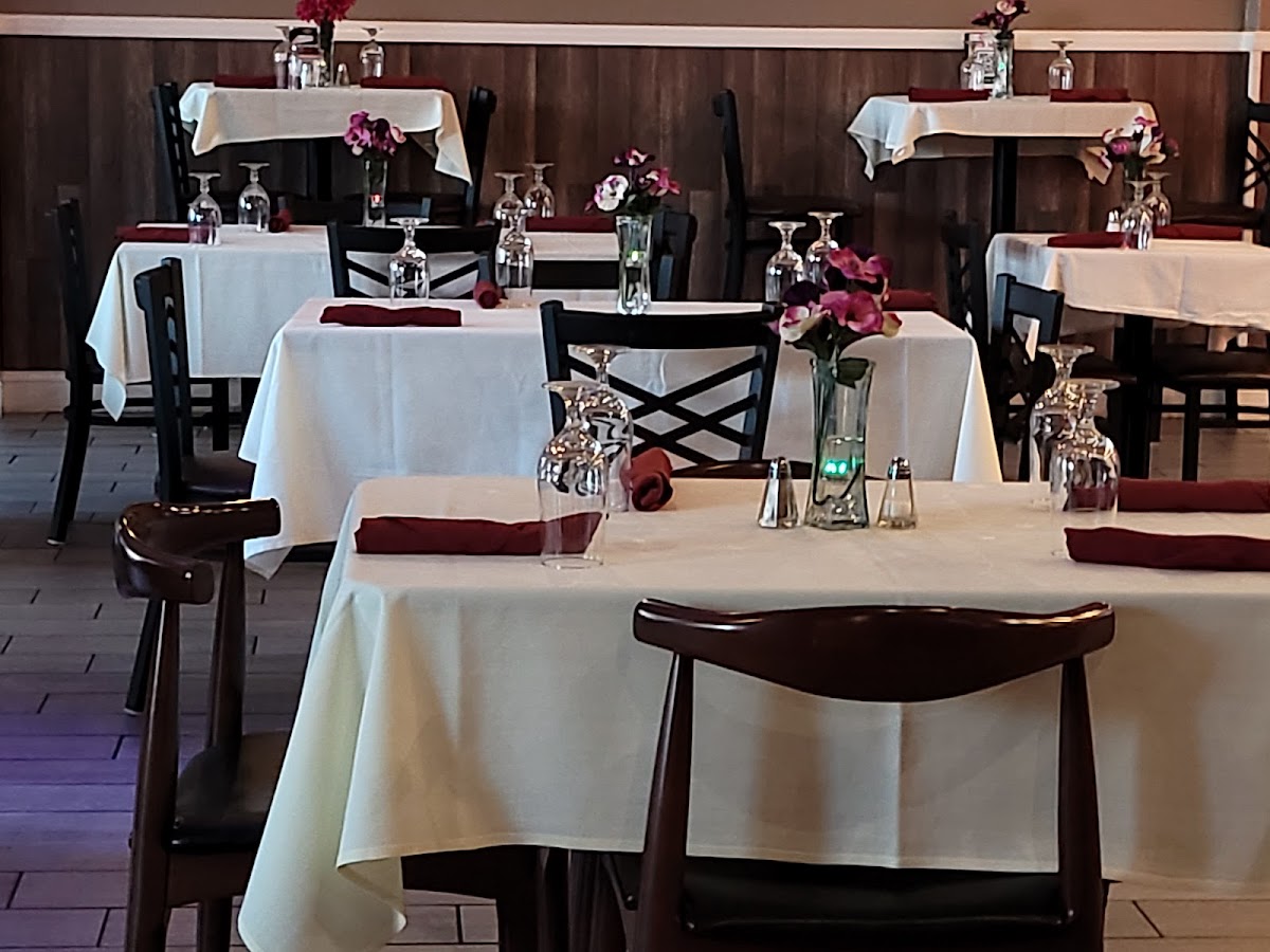 Sahel Restaurant & Lounge
